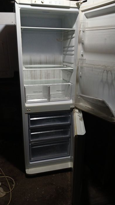 Прадается холодильник