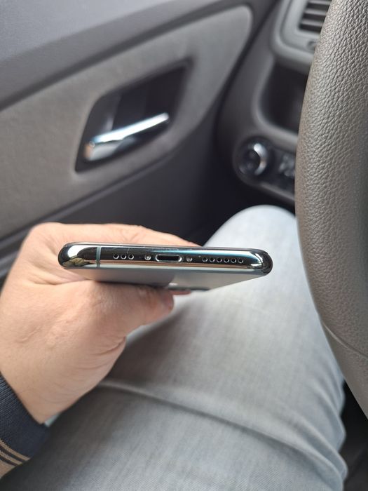 Продам айфон 11 про