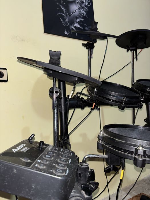 Alesis Turbo Mesh Kit (Електронни барабани)
