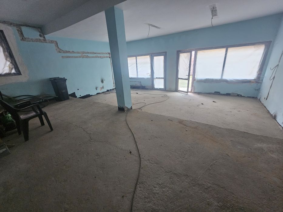 Отдавам помещение за слад със статук на апартамент .