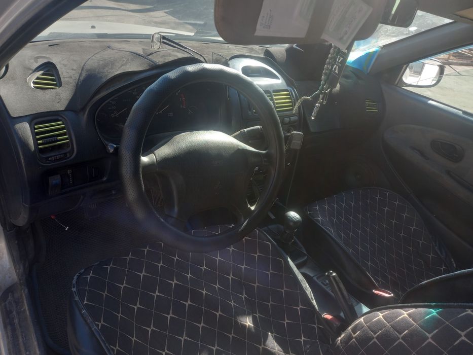 Продаю машину Mitsubishi carisma