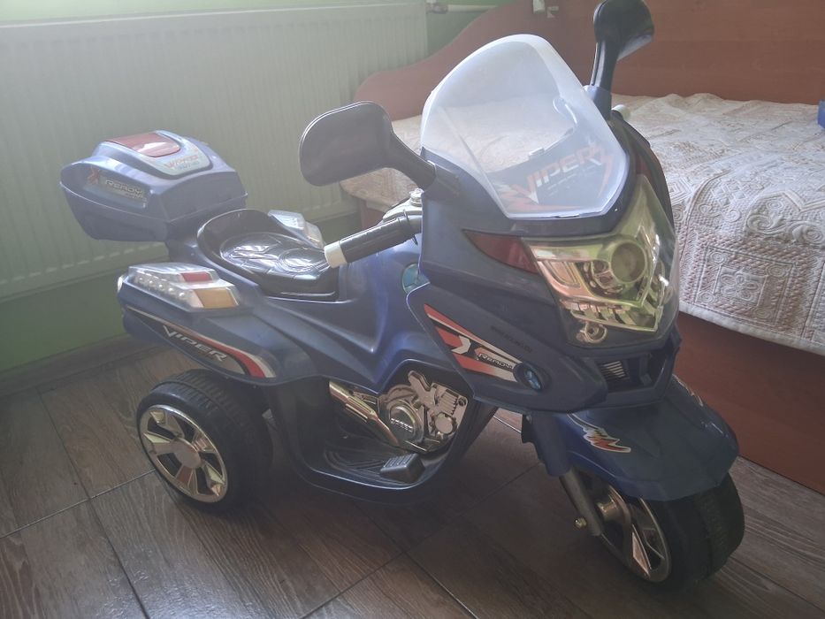 Акумулаторен мотор