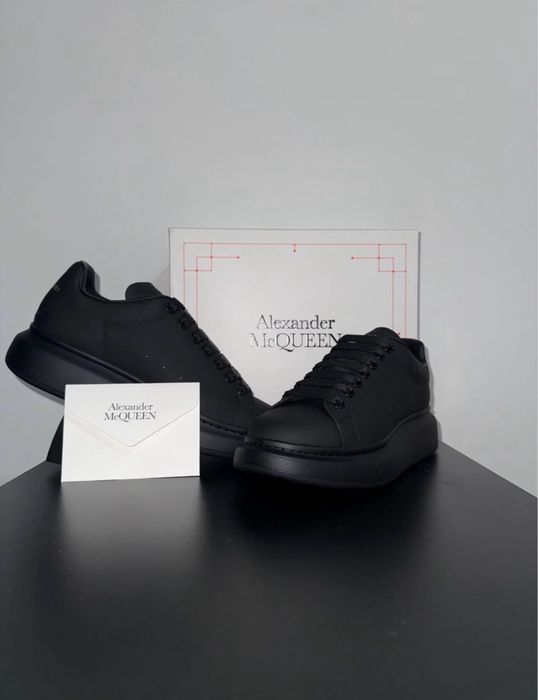 Vand McQueen negri