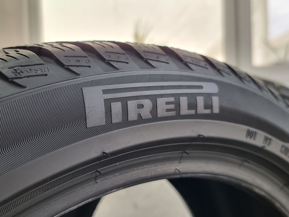 "Dot 24"  225/45/18 Pirelli 2Броя: 320лв 7.5мм Run on flat