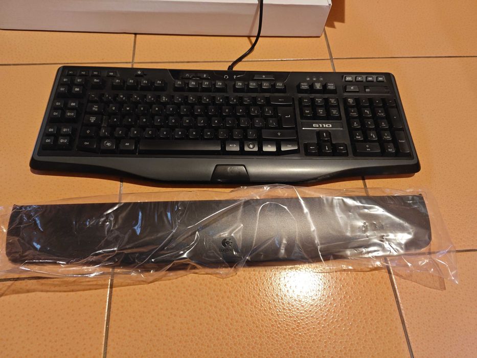 Logitech Gaming Keyboard G110