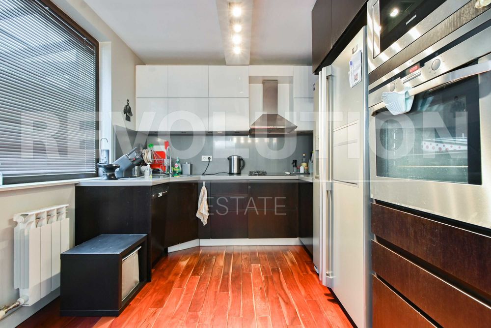 Продава се Четиристаен апартамент в София, Витоша - 220 кв.м за 1955 €/кв.м - Снимка #1