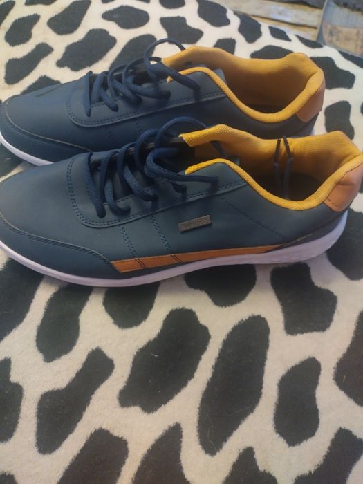 Кроссовки мужские,новые