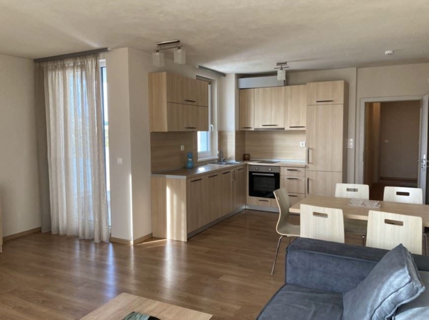 Дава се под наем Тристаен апартамент в София, Обеля 2 - 110 кв.м за 647.19 € - Снимка #1
