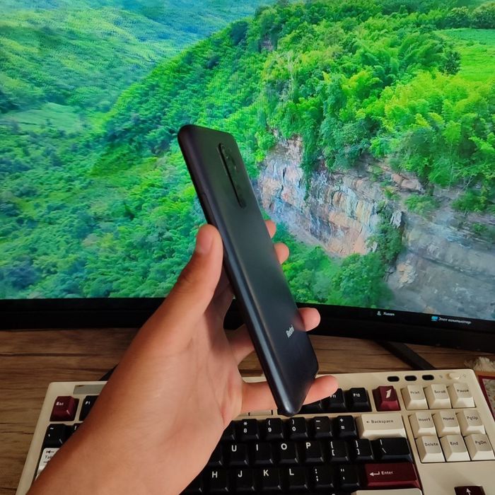 Redmi 9 sotiladi dastavka bor