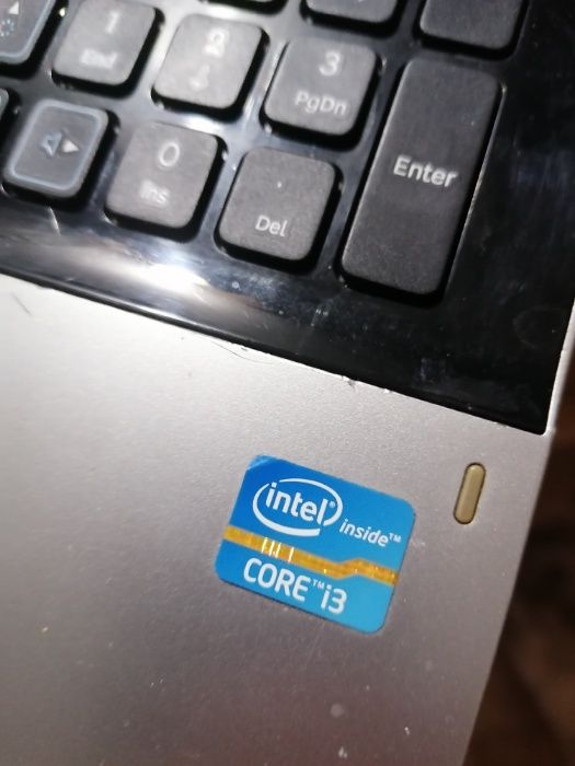 Ноутбук на i3 процессоре Самсунг