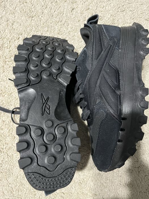 Reebok X CARDI B Classic 38