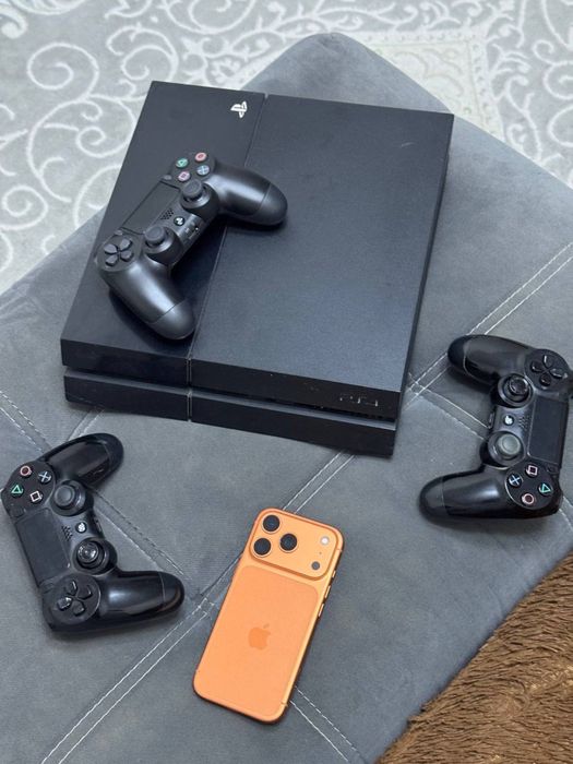 Продам playstation 4