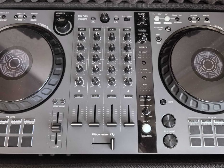 Продавам Pioneer DJ DDJ-FLX6