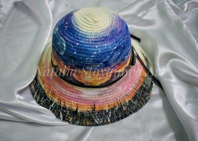 Ръчно рисувани шапки по индивидуален дизайн 35-40лв.