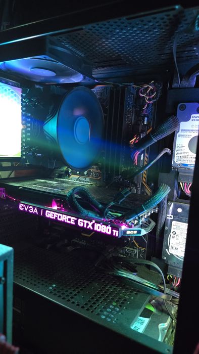 Igravoy kompyuter + monitor odyssey g5