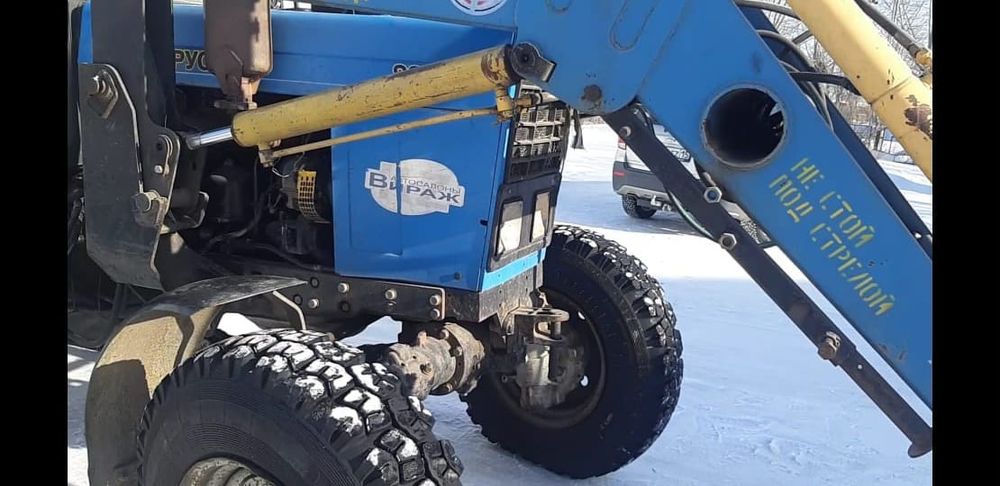 Трактор мтз 82.1 и прес
2)прес подборщик сипма