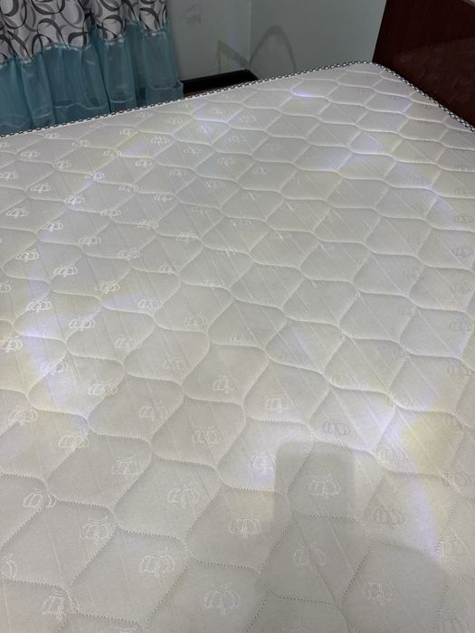 Продам спальный кровать с матрасом