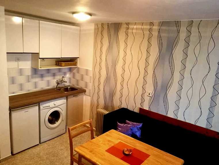 Дава се под наем Двустаен апартамент в Бургас, Възраждане - 67 кв.м за 178.5 € - Снимка #2