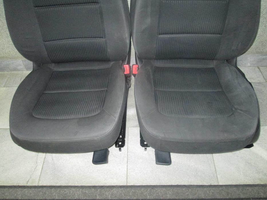 Продавам 1 брой предна пасажерска седалка за Audi A4 B8 2008 до 2015