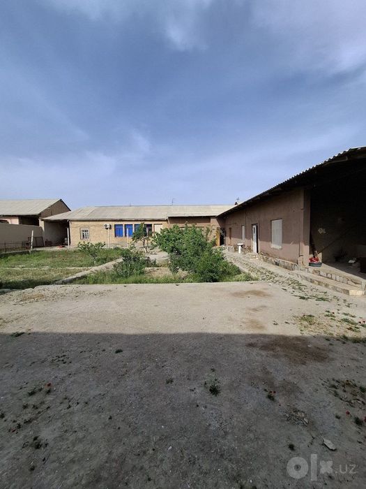 Hovli tezda sotiladi