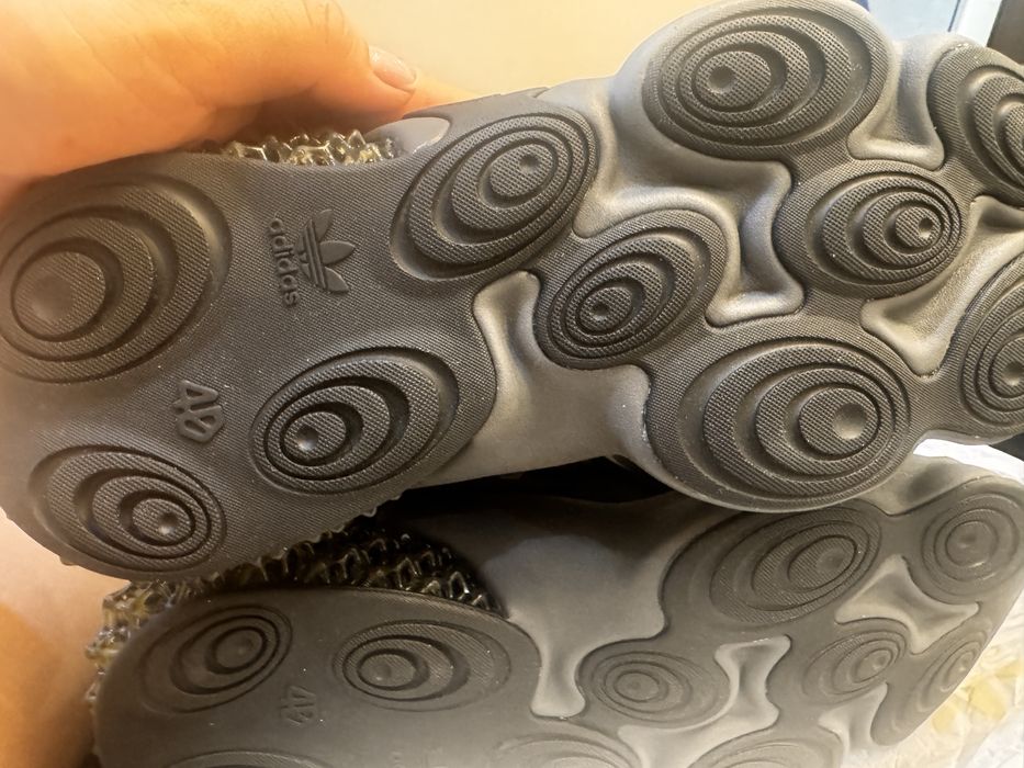 Кроссовки Адидас оригинал.