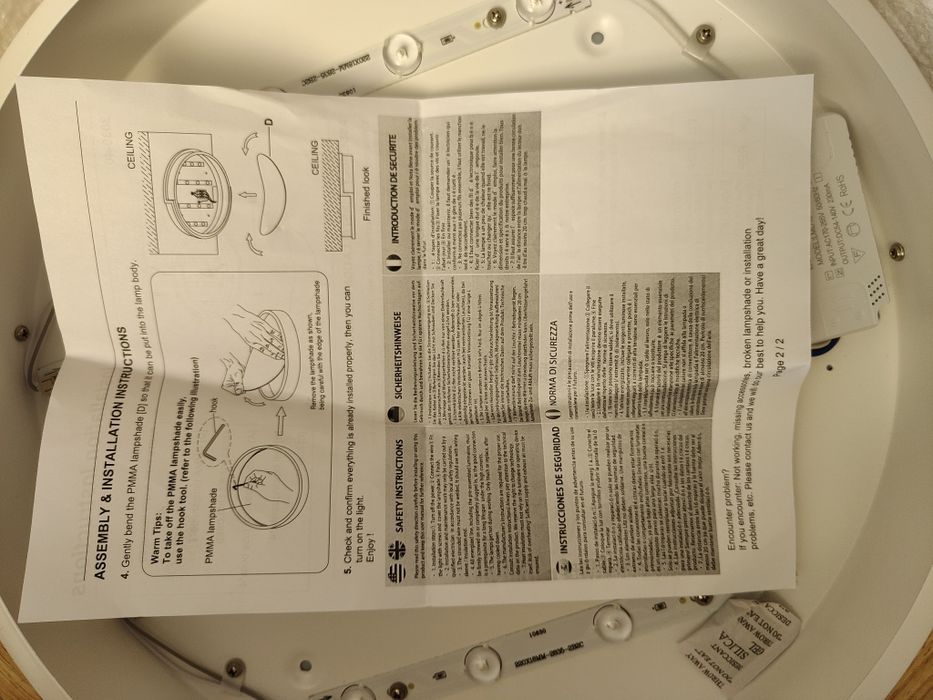 Plafonieră LED modernă 36W, 40 cm,4000K rotundă cu finisaj din lemn – Nouă, în cutie