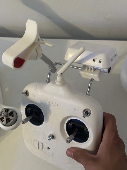 Vând Dronă dji phantom 2 vision plus