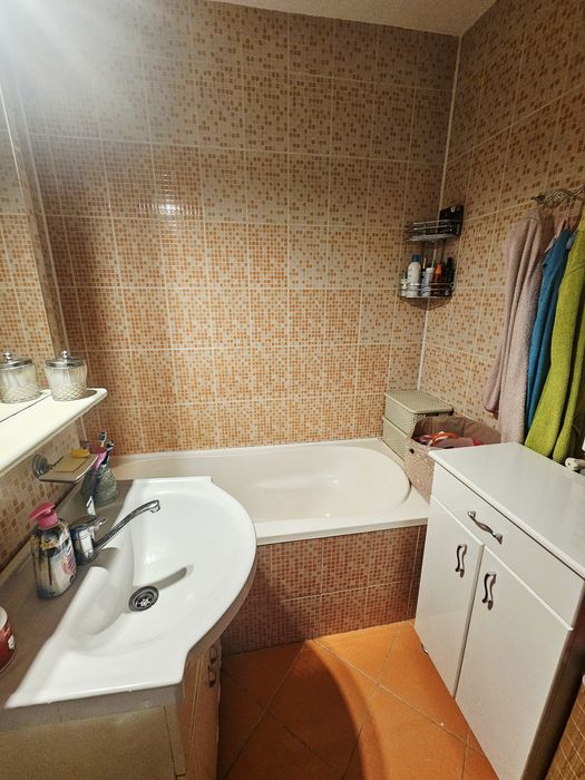 Închiriez apartament 3 camere ultracentral in Râmnicu Vâlcea