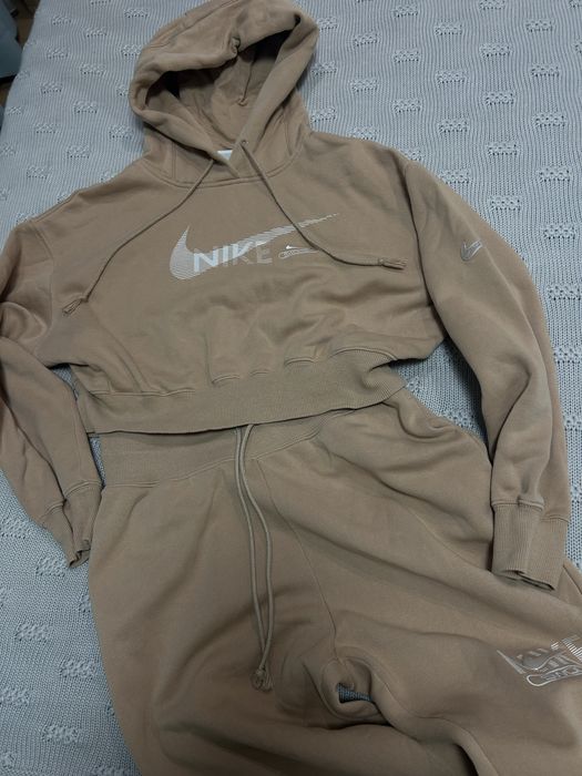 Дамси Анцунг Nike