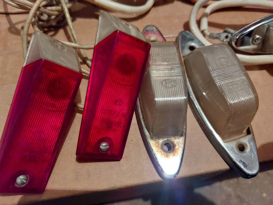 Парк.светлени.за москвич.задни колонки.и други руски коли.