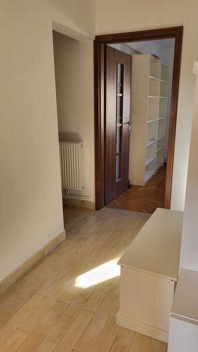 Apartament 3 camere spre inchiriere
