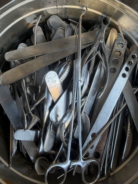 Продам медицинские иструменты .