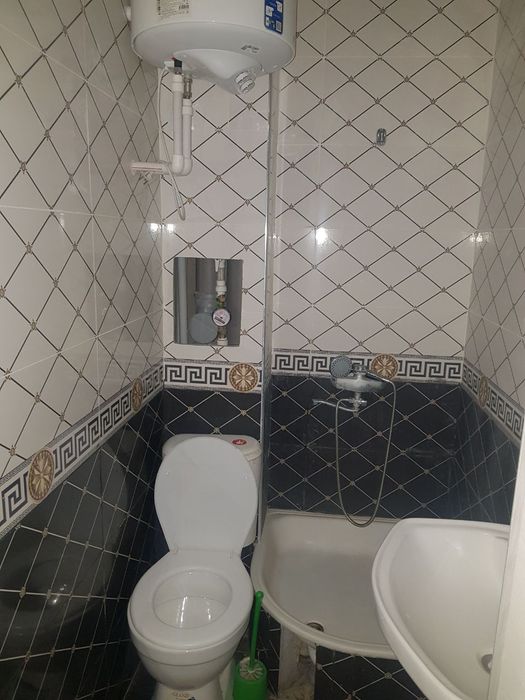 Урганч шахри маркази 1 хонали квартира ижарага берилади