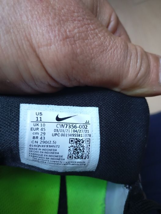 Vind Nike  in stare perfectă