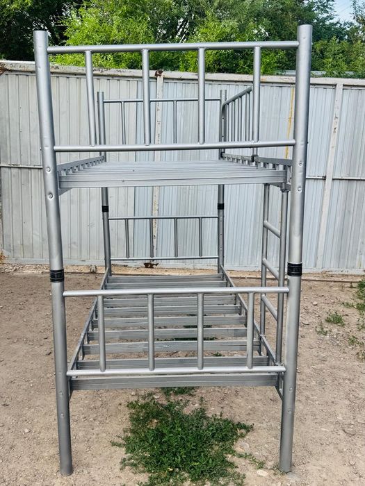 Продам двухъярусные кровати