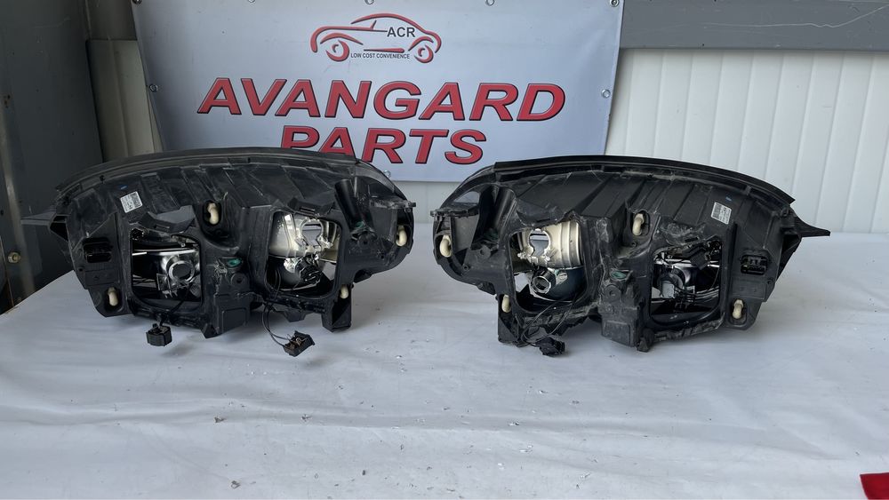 2 комплекта ляв и десен фар Citroen Jumpy 2016-2023