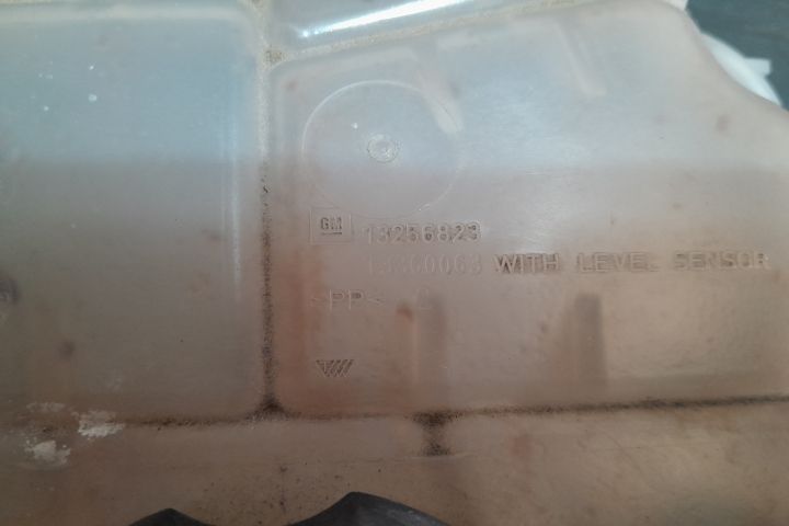 Vas expansiune 13256823 13256823 Opel Astra J