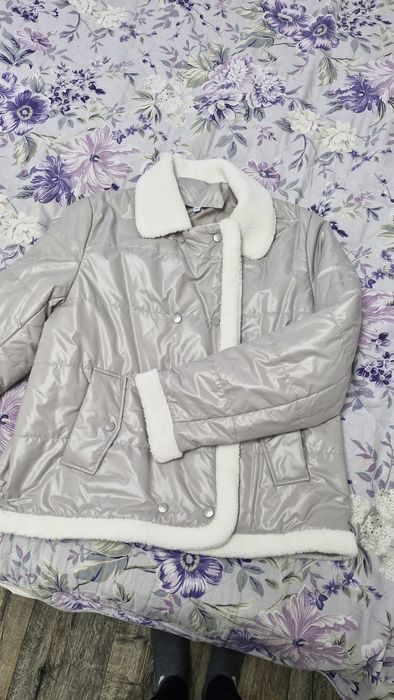 Продам весеннюю куртку