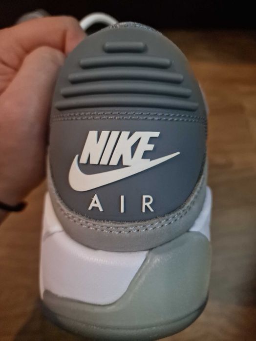 Nike Jordan Max Aura 2 – оригинални, номер 40, сиви