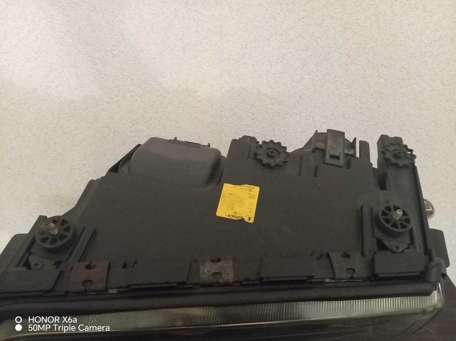 Продам фары на бмв Е38 дорест оригинал BOSH