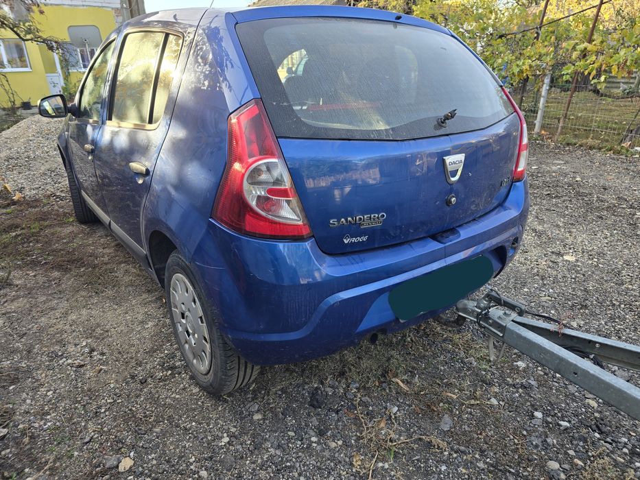 Dezmembrez Dacia Sandero