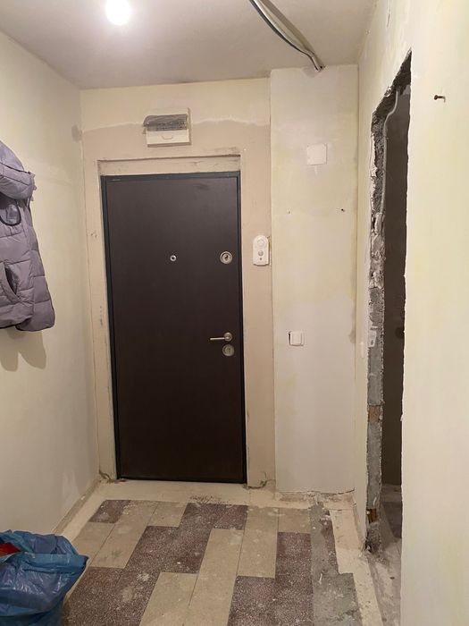 Persoana fizică  vând apartament 4 camere decomandat