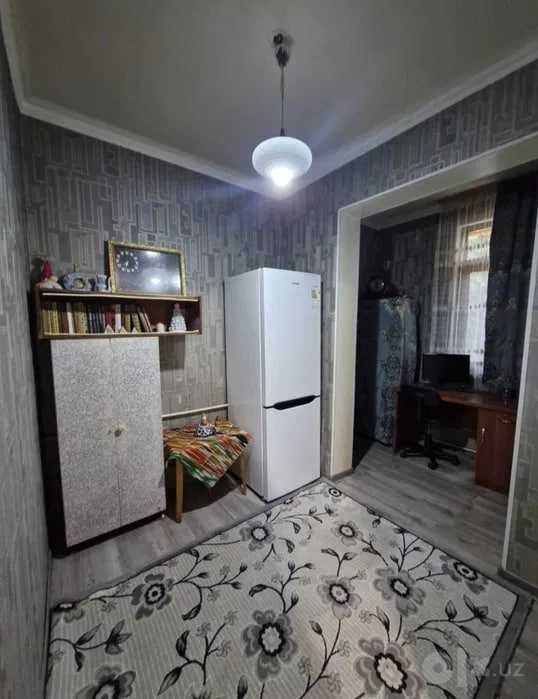 Юнусабад 11, 2в3/1/4 50 м2 Есть Огород Есть Подвал Ор-р: Мега планет