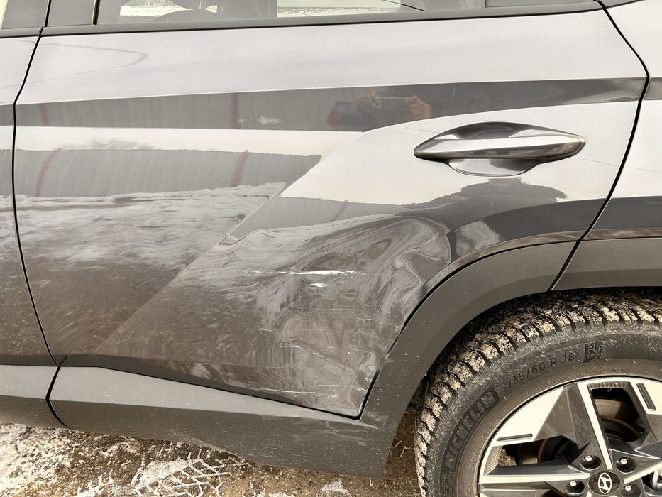 Продам дверь заднюю левую и накладку на Хюндай Тусан 2025