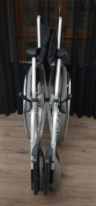 Инвалидная кресло коляска"MEYRA"отличного качества и комфорта в мире.