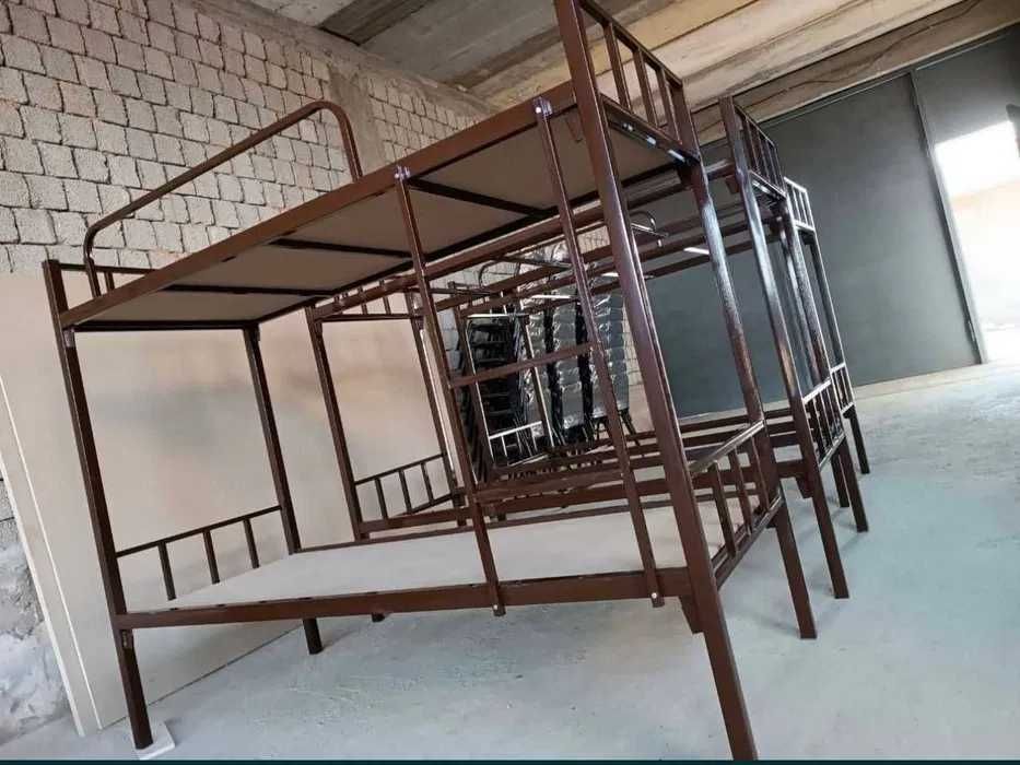 г.
Металлическая кровать двух ярусов.
7