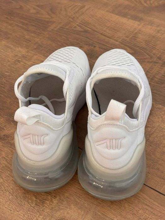 Спортни маратонки Nike Air Max 270