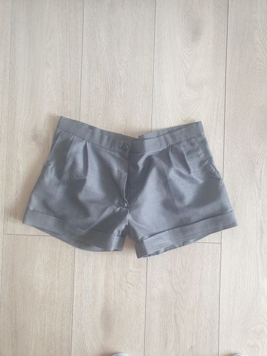 Pantaloni scurți marimea S