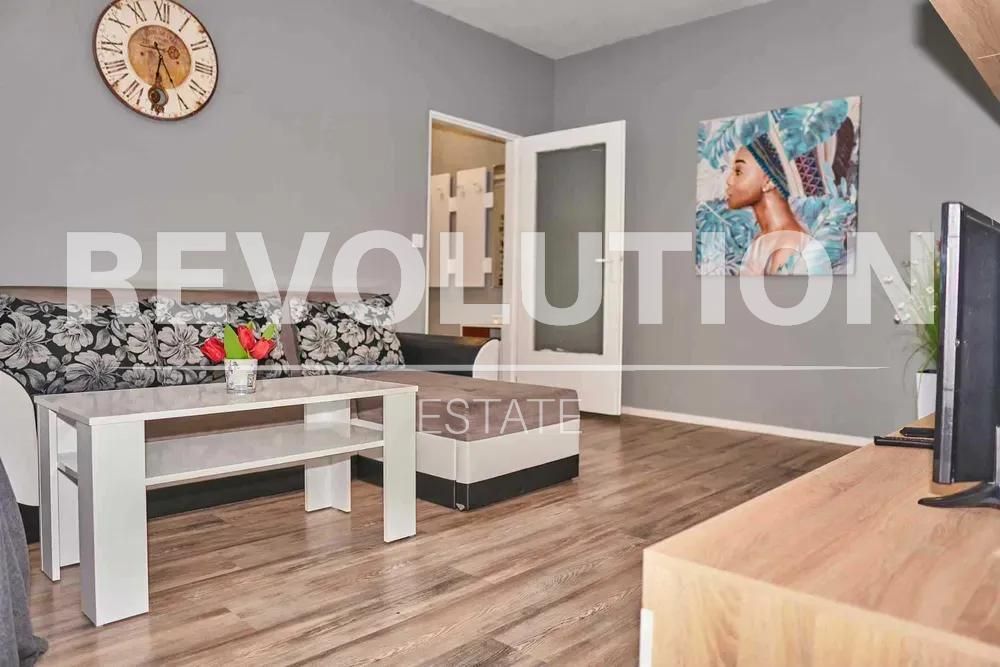 Дава се под наем Тристаен апартамент в Варна, Левски - 60 кв.м за 600 € - Снимка #1