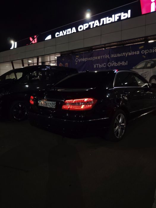 Mercedes benz w212